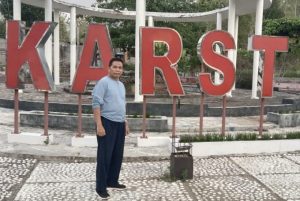 POTENSI KARST GUNUNGKIDUL : PEDANG BERMATA DUA DI UJUNG PEMBANGUNAN